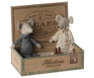 Grandma and Grandpa Mice in Cigarbox