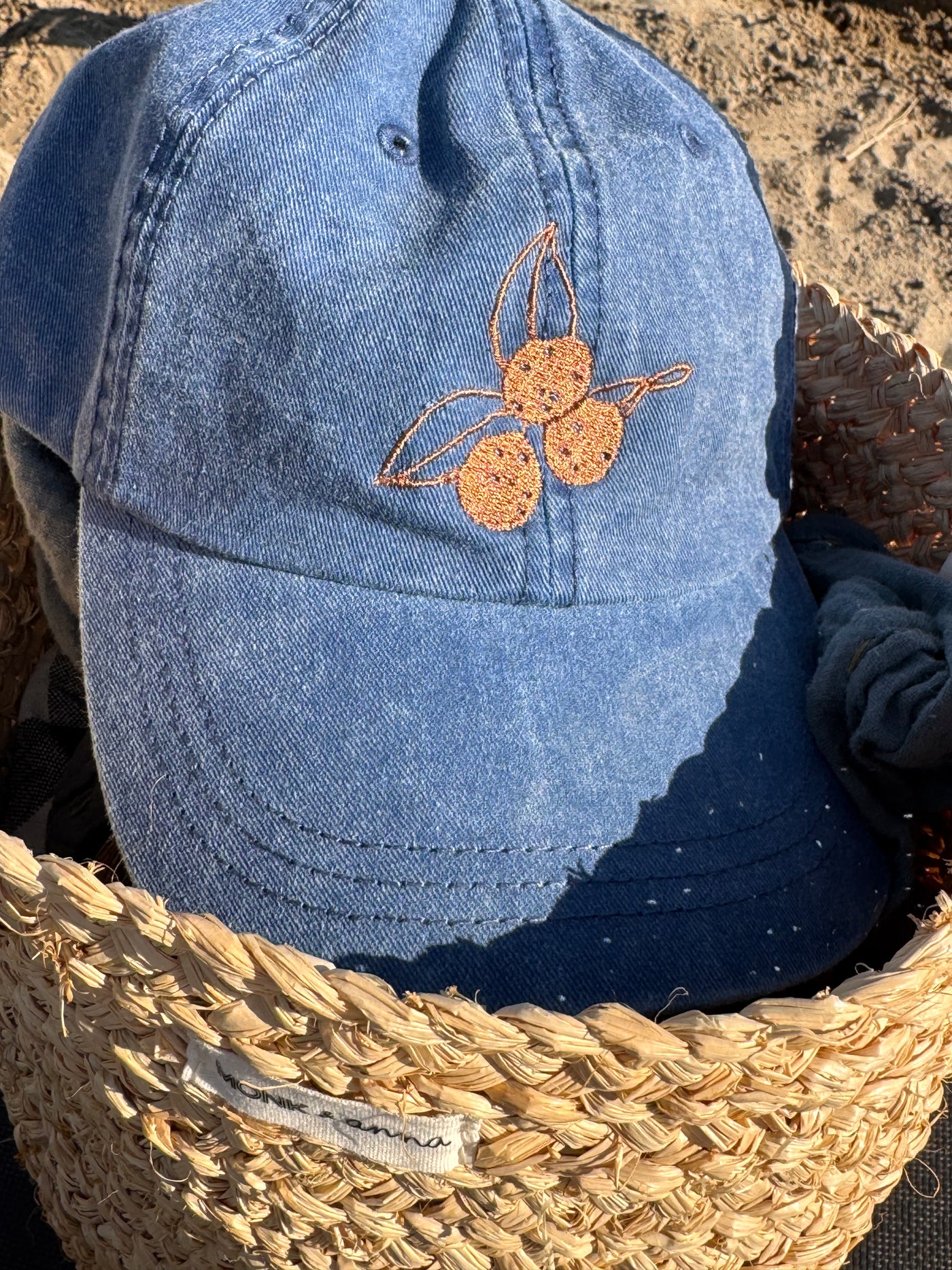 Aprikose Embroidered Cap