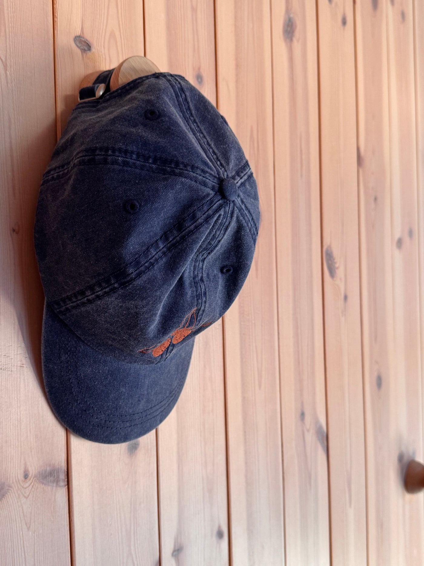 Aprikose Embroidered Cap