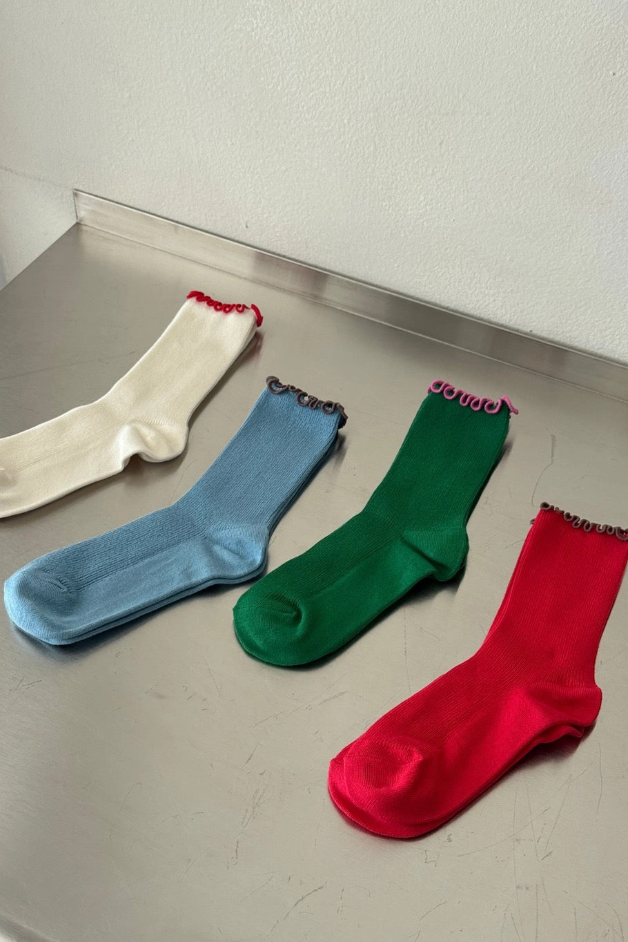 Ruffled Modal Socks - Cream/Red Edge