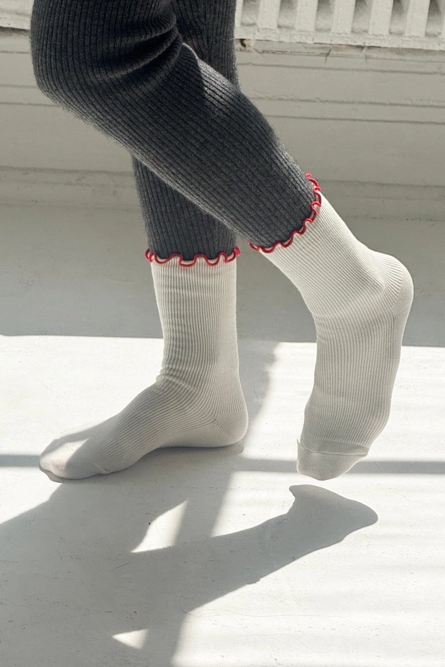 Ruffled Modal Socks - Cream/Red Edge