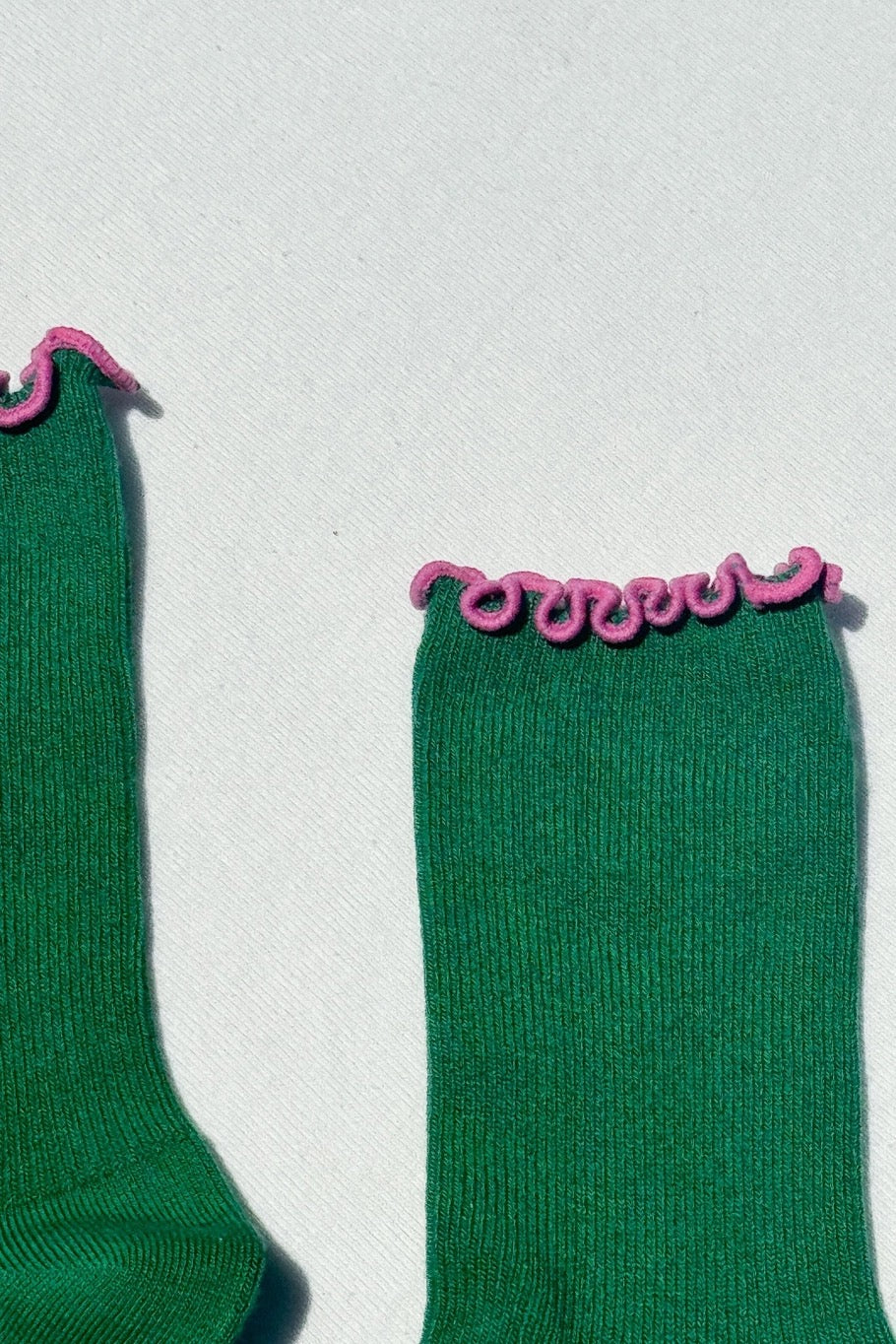 Ruffled Modal Socks - Spinach/Pink Edge