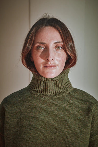 Therese Turtleneck Sweater in Merino Wool - Olive Green