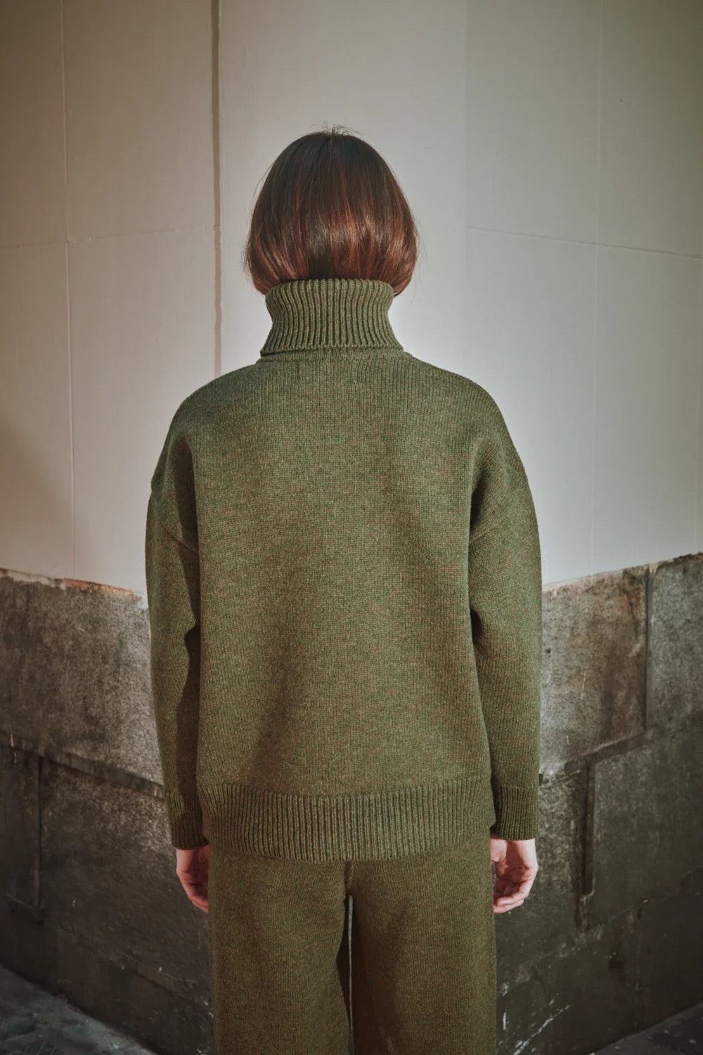 Therese Turtleneck Sweater in Merino Wool - Olive Green