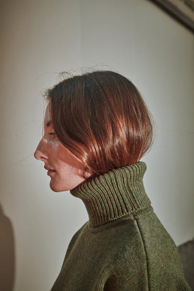 Therese Turtleneck Sweater in Merino Wool - Olive Green
