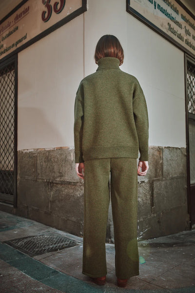 Therese Turtleneck Sweater in Merino Wool - Olive Green