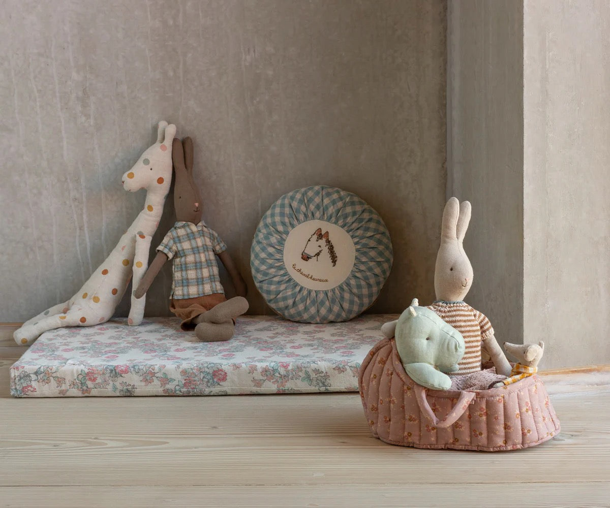 Carry Cot, Large - Rose