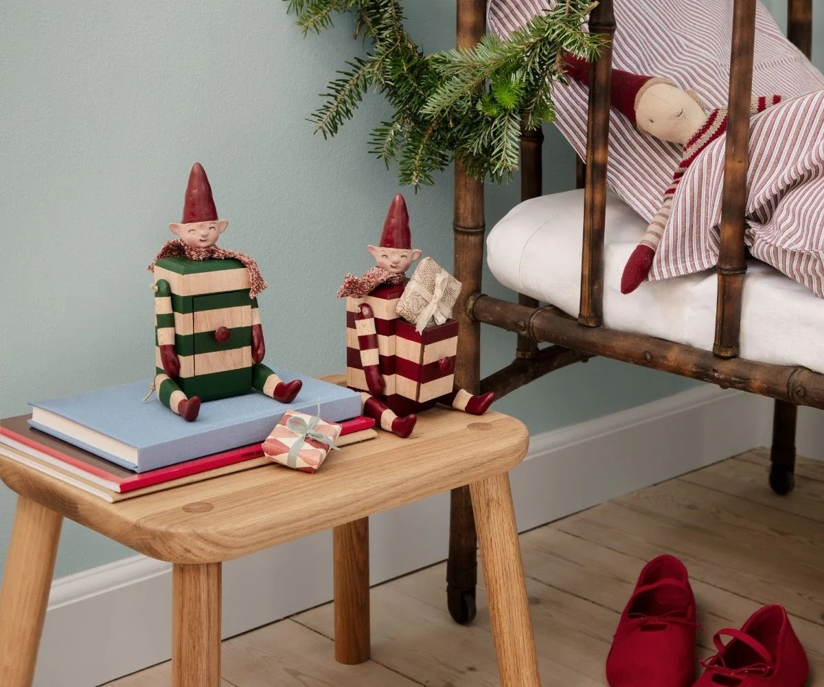 Elf with Drawer - Red