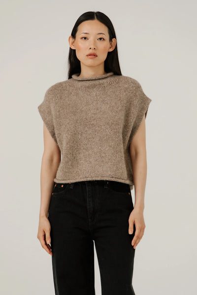 Alpaca Iris Vest in Dark Fawn