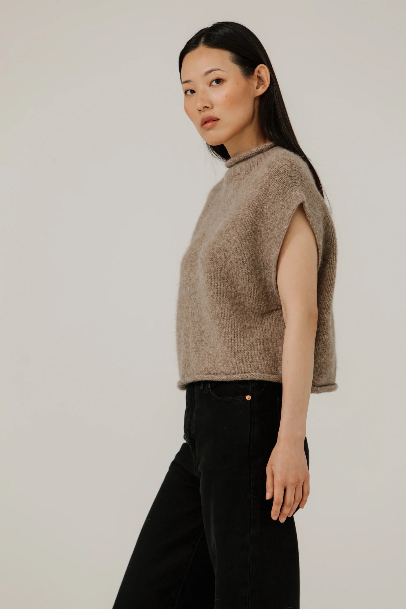 Alpaca Iris Vest in Dark Fawn