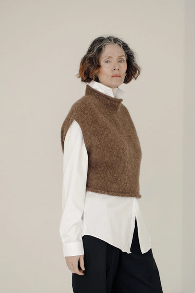 Iris Vest in Saddle