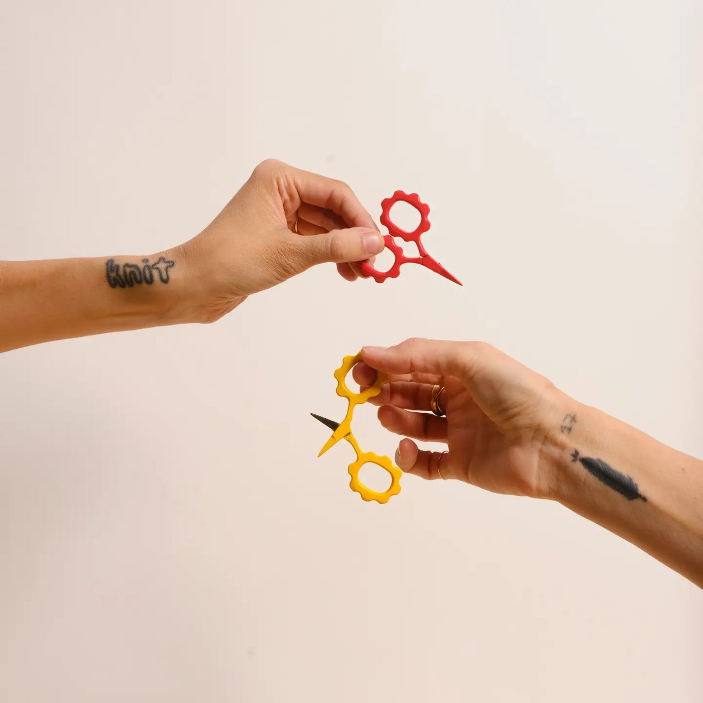 Swerve Mini Scissors - Poppy