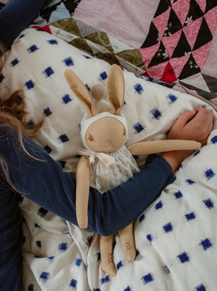 Straw Medium Rabbit - Hunter