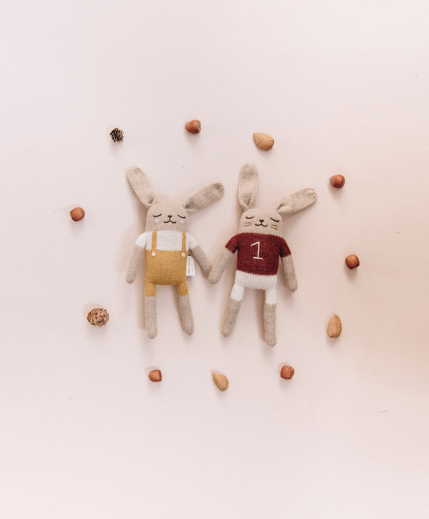 Lapin en tricot avec pull Sienna